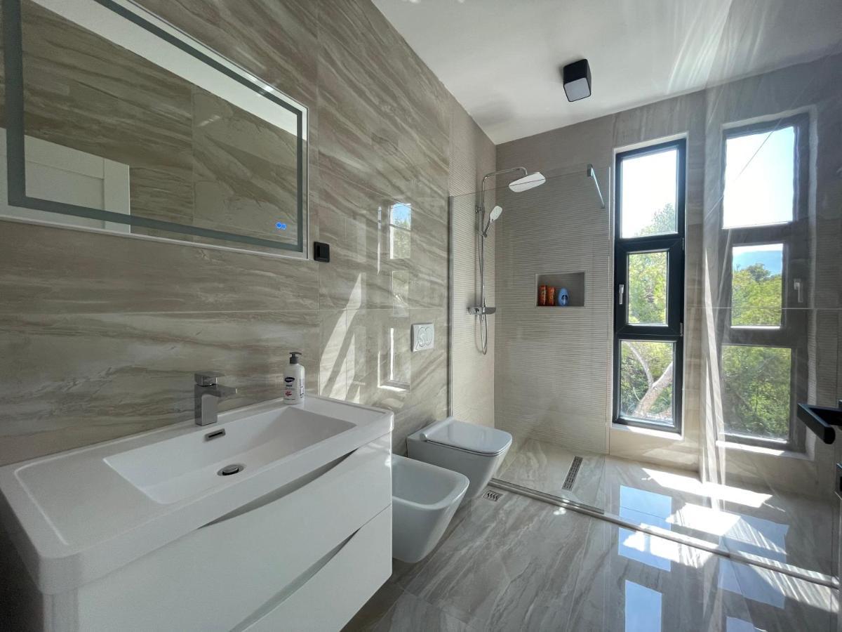 Villa Pine Бар Екстериор снимка