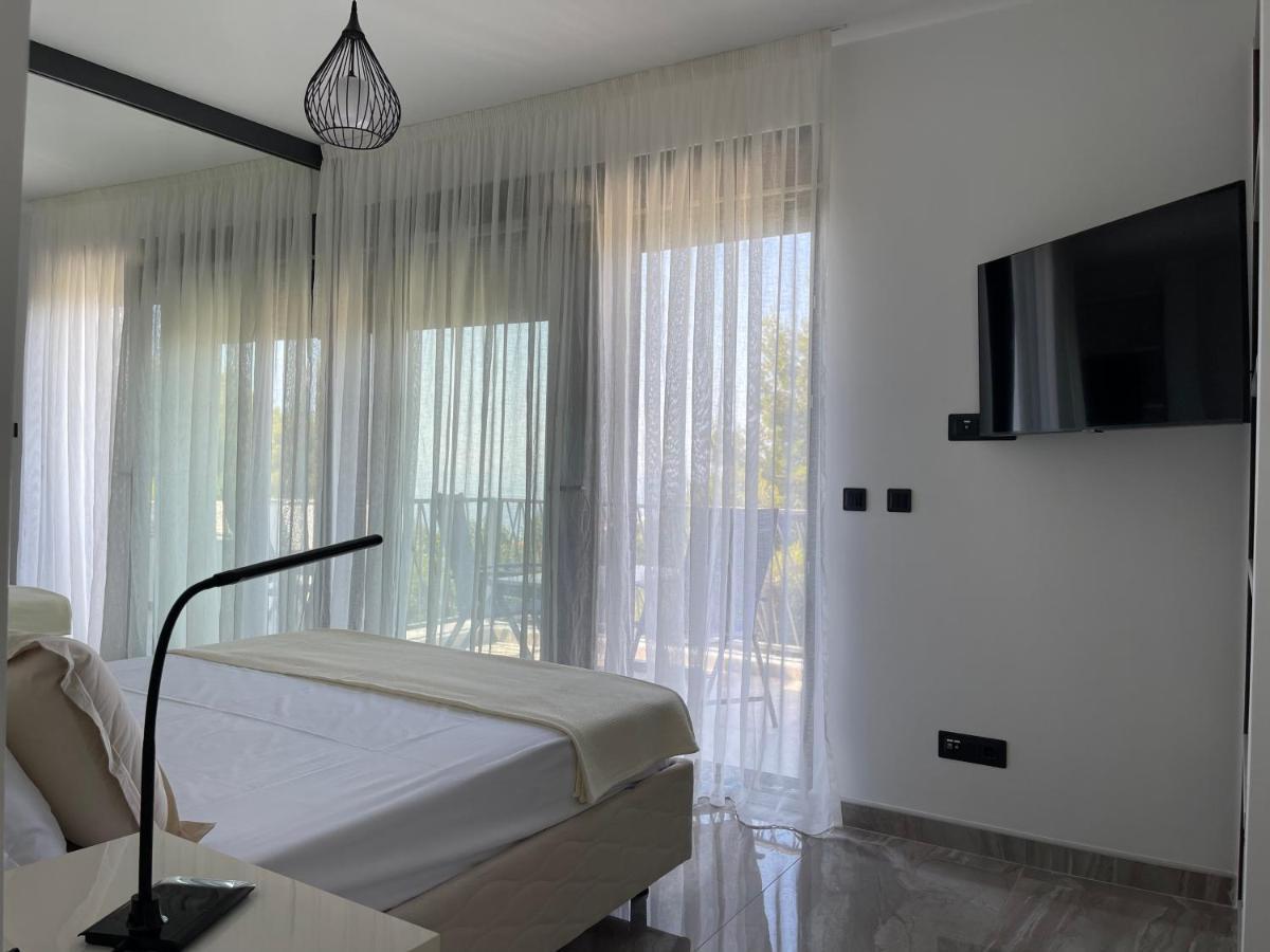 Villa Pine Бар Екстериор снимка