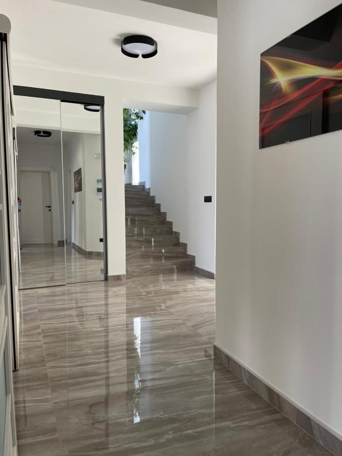 Villa Pine Бар Екстериор снимка