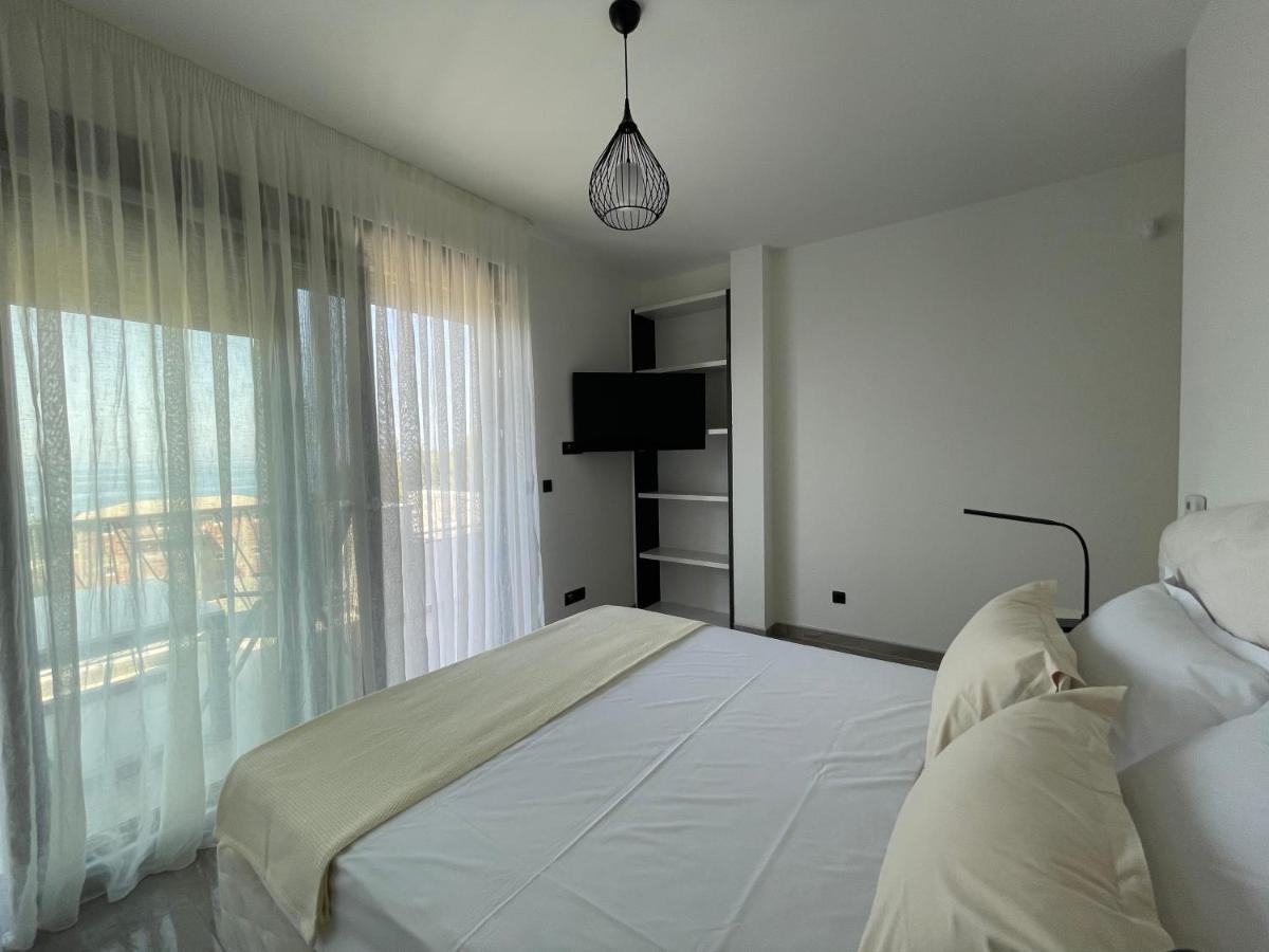 Villa Pine Бар Екстериор снимка