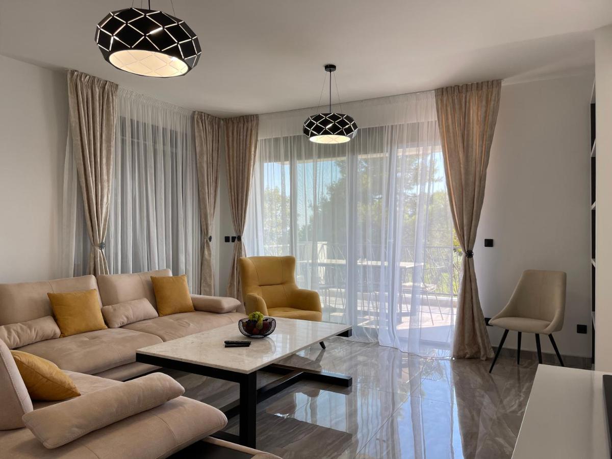 Villa Pine Бар Екстериор снимка